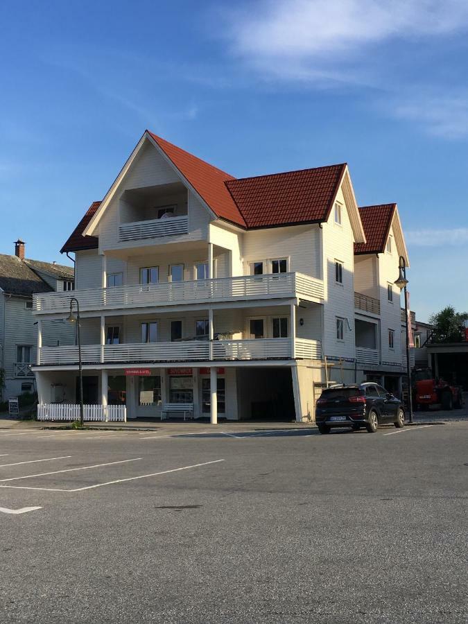 Balestrand Fjordapartments エクステリア 写真