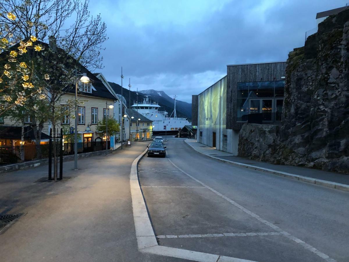 Balestrand Fjordapartments エクステリア 写真