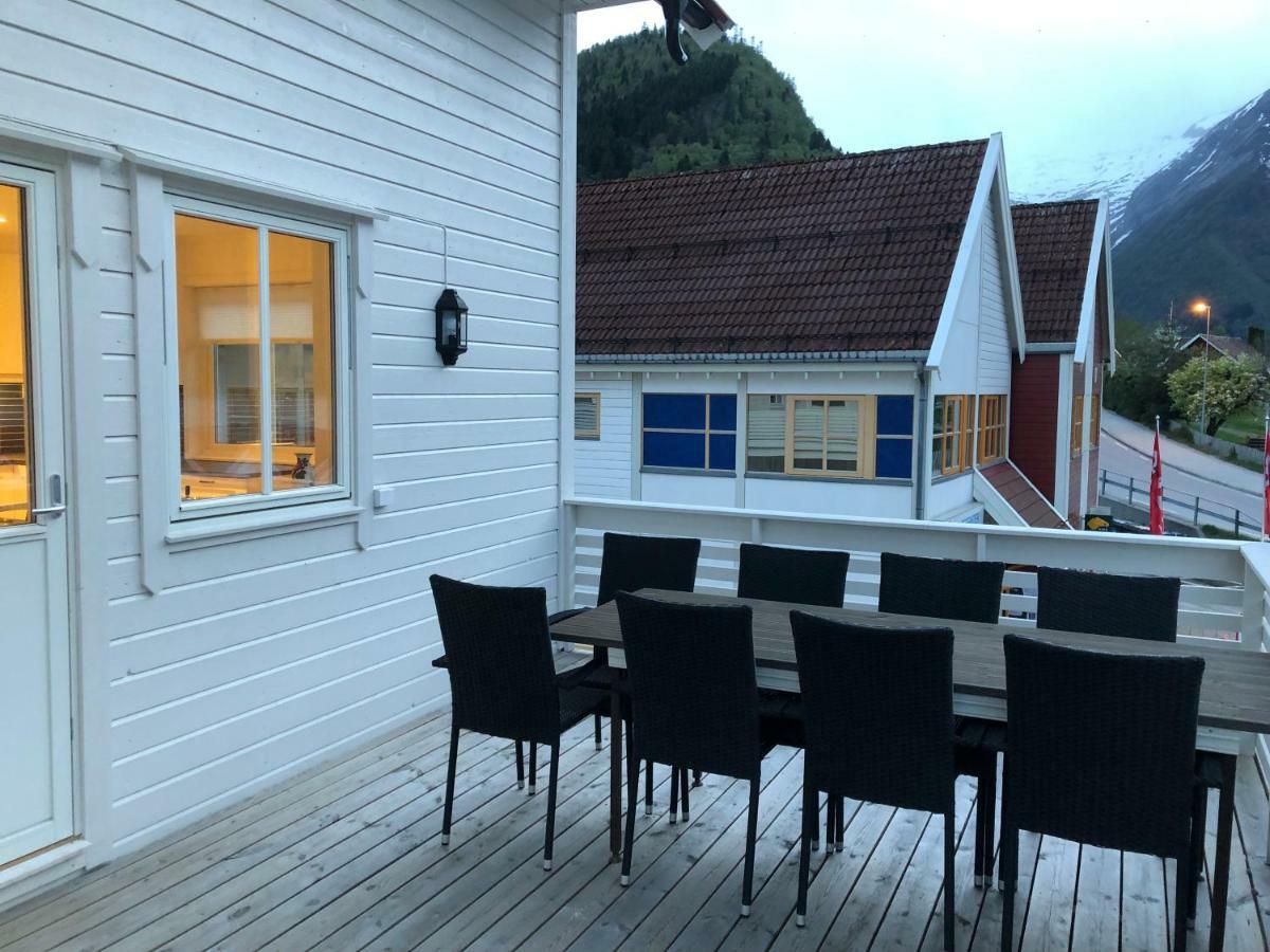Balestrand Fjordapartments エクステリア 写真