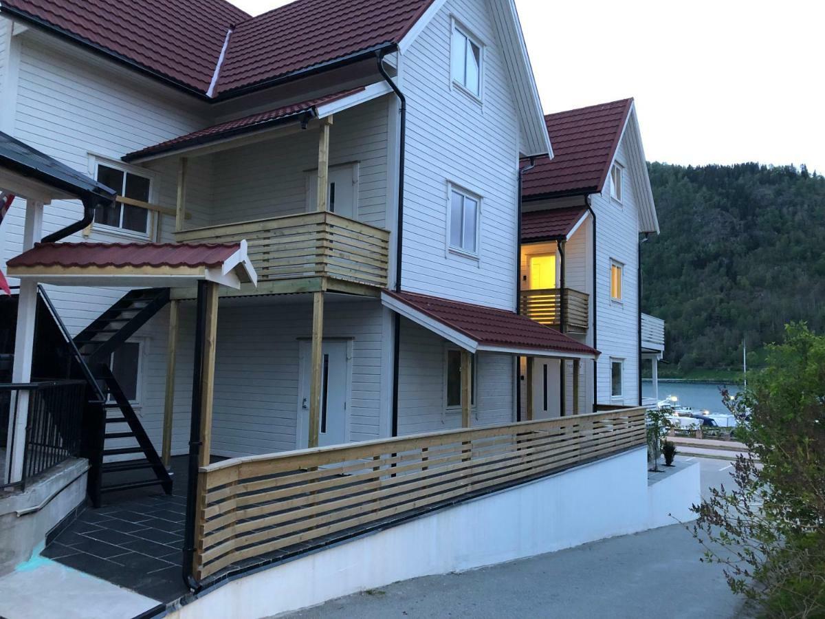 Balestrand Fjordapartments エクステリア 写真