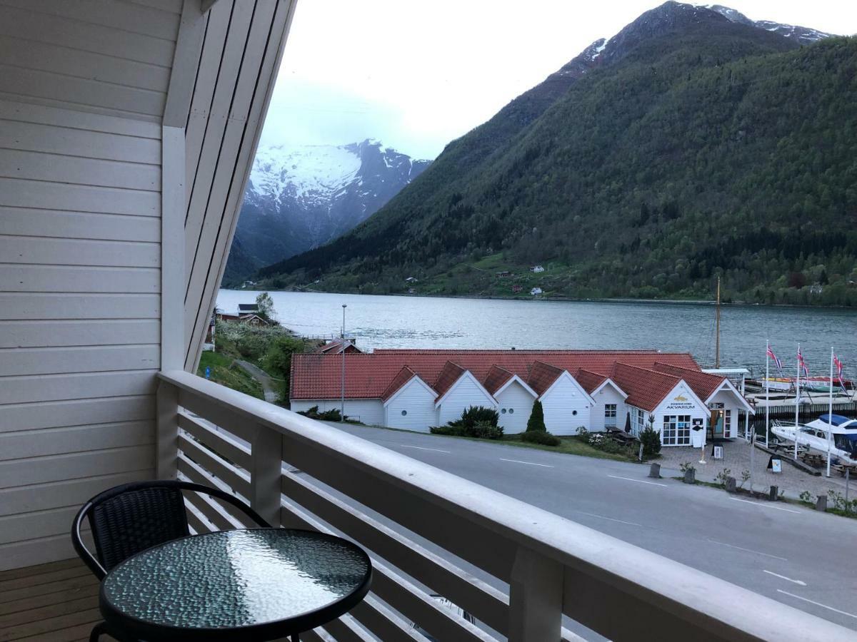 Balestrand Fjordapartments エクステリア 写真